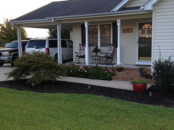 2nd image of 209 Sweetgum Cir