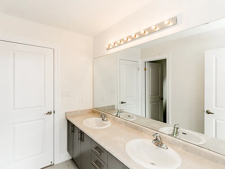 1024 Wickham Rd — Photo 21
