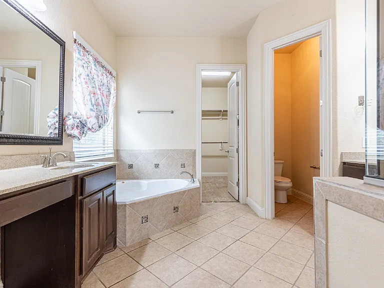 8103 Mystic Chase — Photo 24