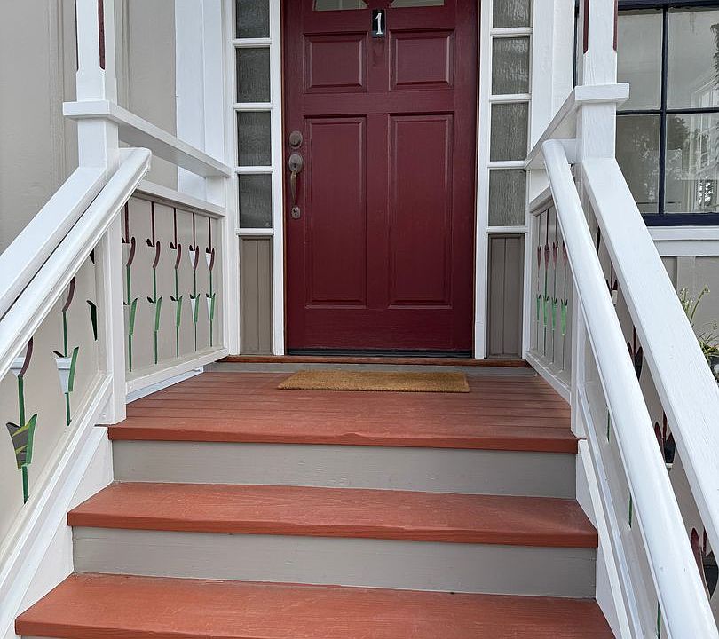 1st image of 628 Pine Ave APT 1