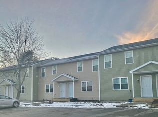 3 Macmillan Dr, Orono, ME 04473