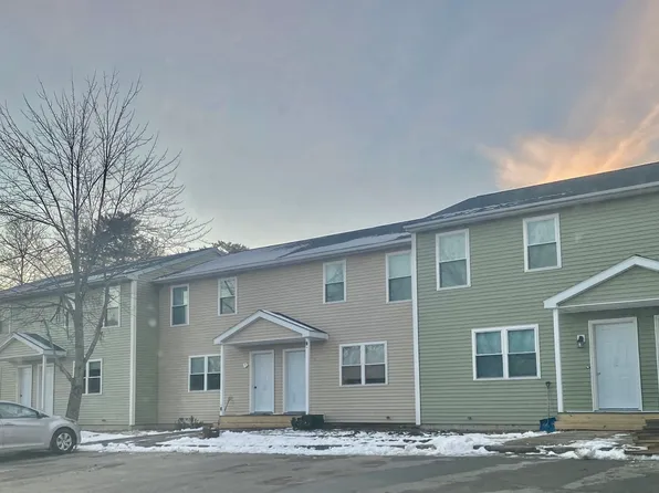 3 Macmillan Dr, Orono, ME 04473