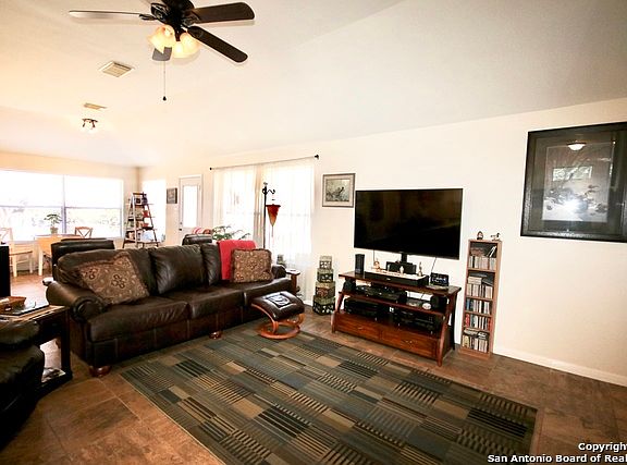 5th image of 108 Oaklawn Dr