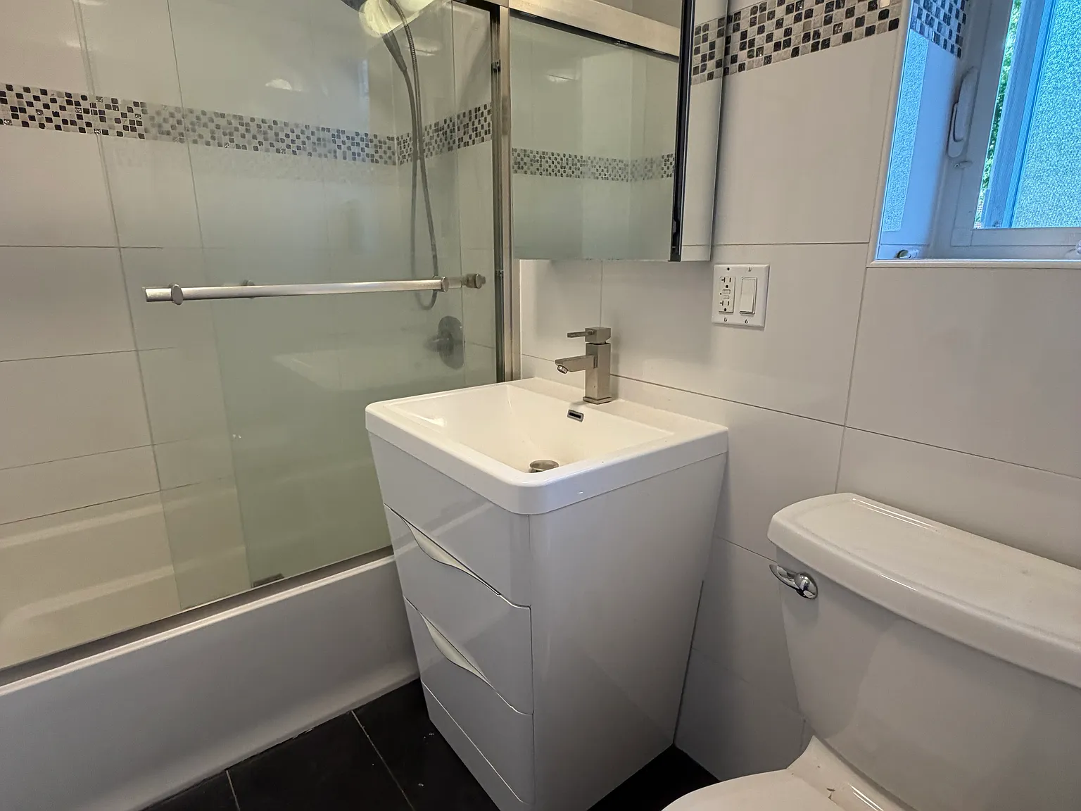 2 bed, $2,500 — Photo 3