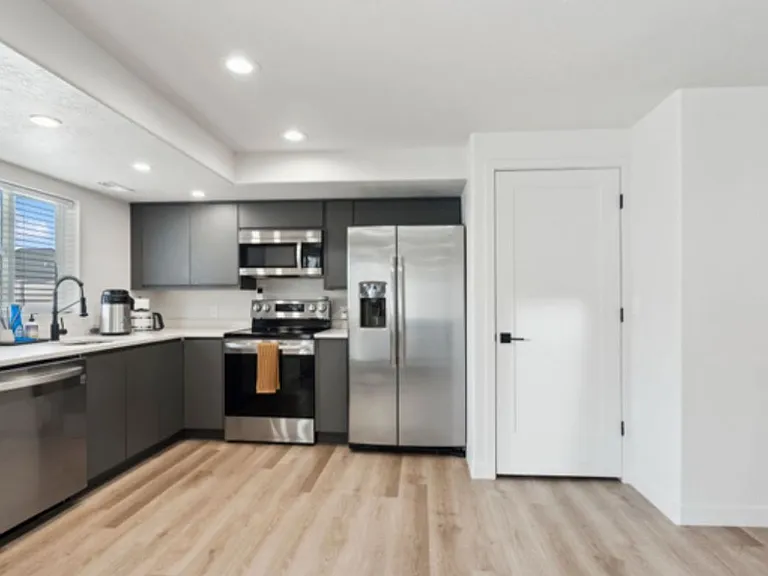 1006 W Firelock Way — Photo 8