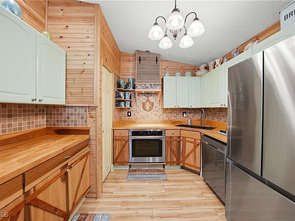1st image of 2213 NE 6th Pl