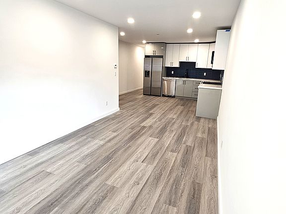 3rd image of 451 Tehama St #A