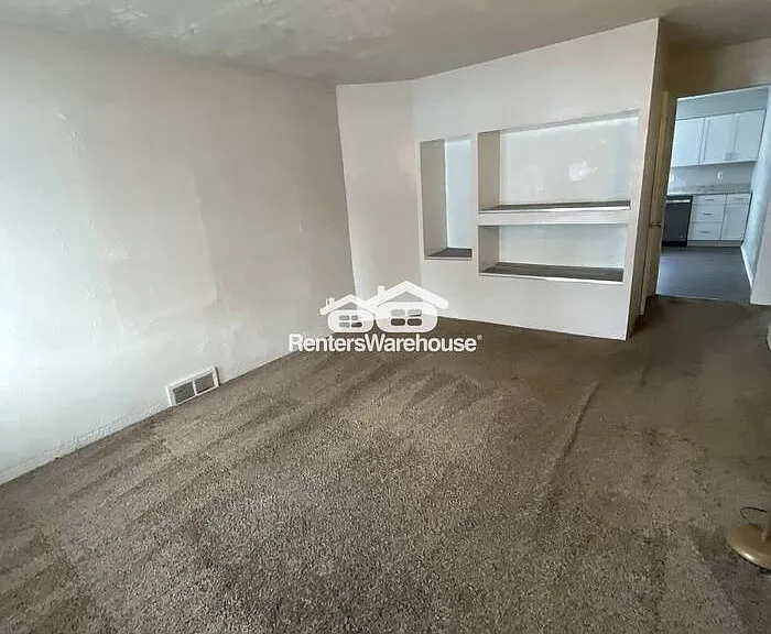 9812 Balboa Dr — Photo 3