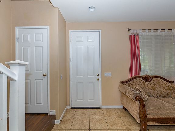 5th image of 13314 Patricia Ln