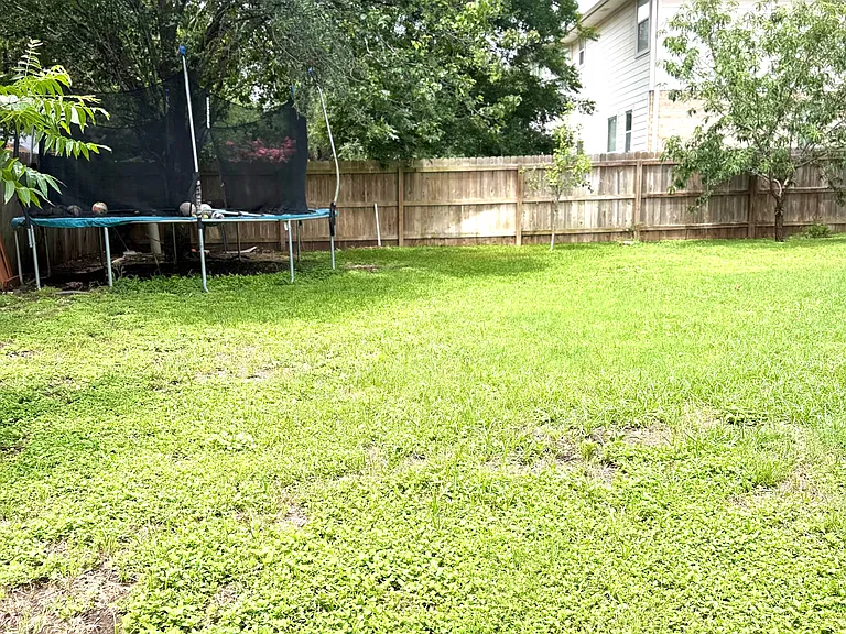 706 Hilltop Dr — Photo 6