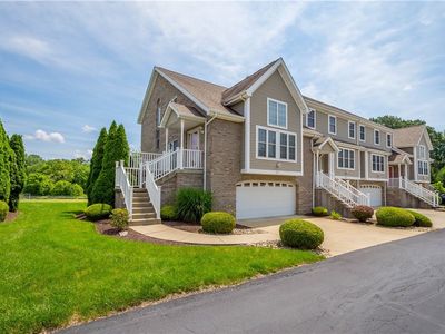 1057 E Waterford Ct, Canonsburg, PA, 15317