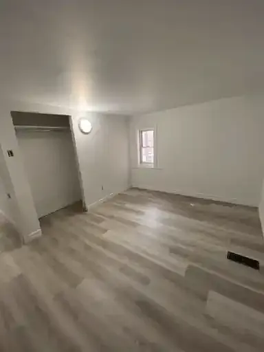 241 William St #6 — Photo 5