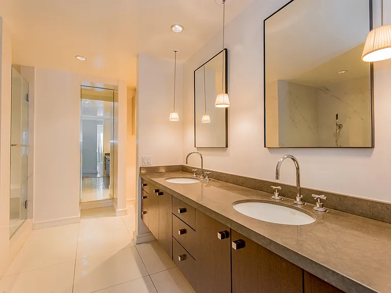 10520 Wilshire Blvd #1004 — Photo 10