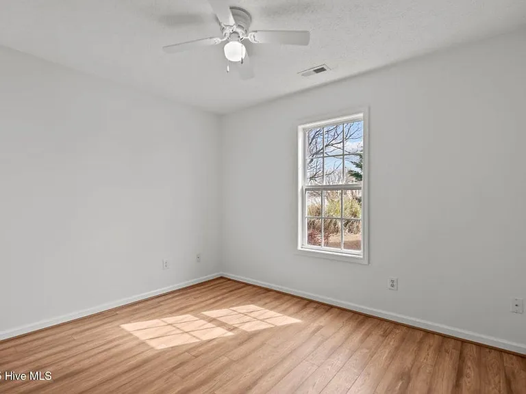 2511 Bradfield Ct — Photo 11