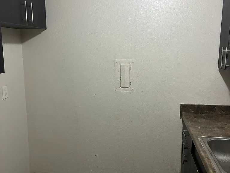 5281 N Teutonia Ave #103 — Photo 3
