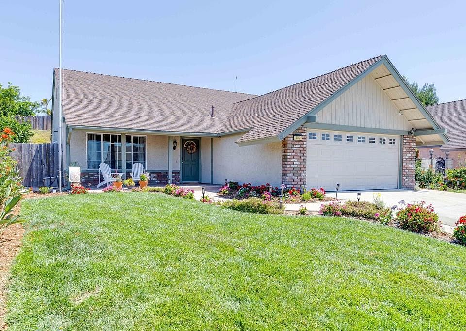 1st image of 407 Dorsey Way