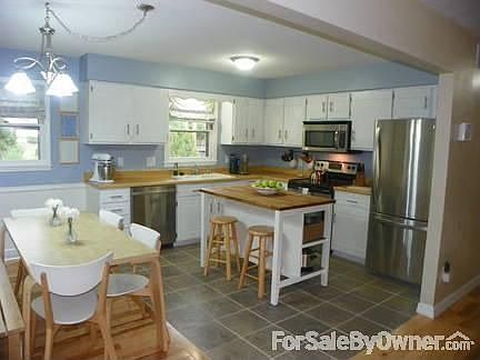 4th image of 3220 Highland Cir