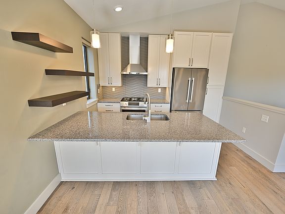 2nd image of 611 S 8th St Unit 211