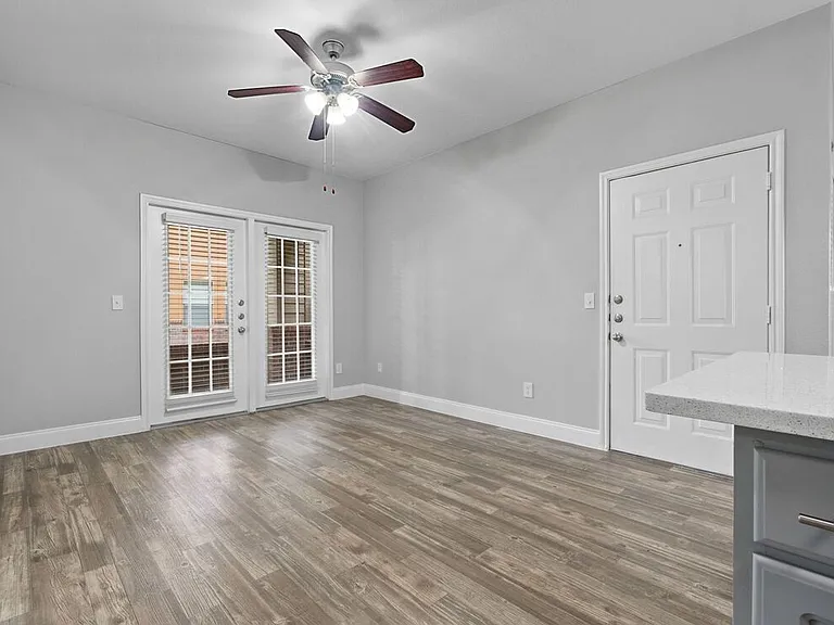 Larkin Apartment Homes — Photo 15