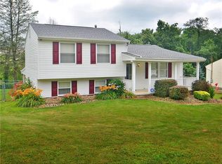1807 Ivanhoe Dr, North Huntingdon, PA