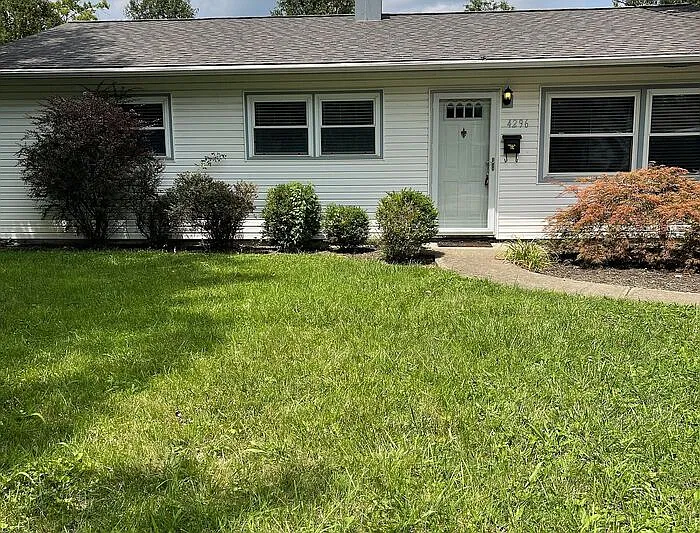3 bed, 1.0 bath, 1233 sqft, $1,845 — Photo 2