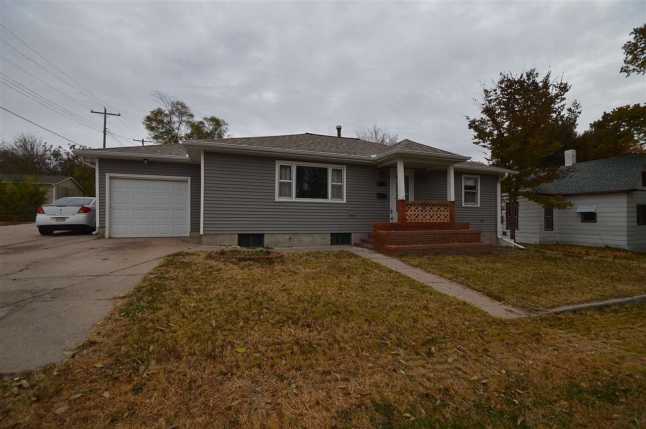 307 E C St, Mccook, NE 69001 Zillow