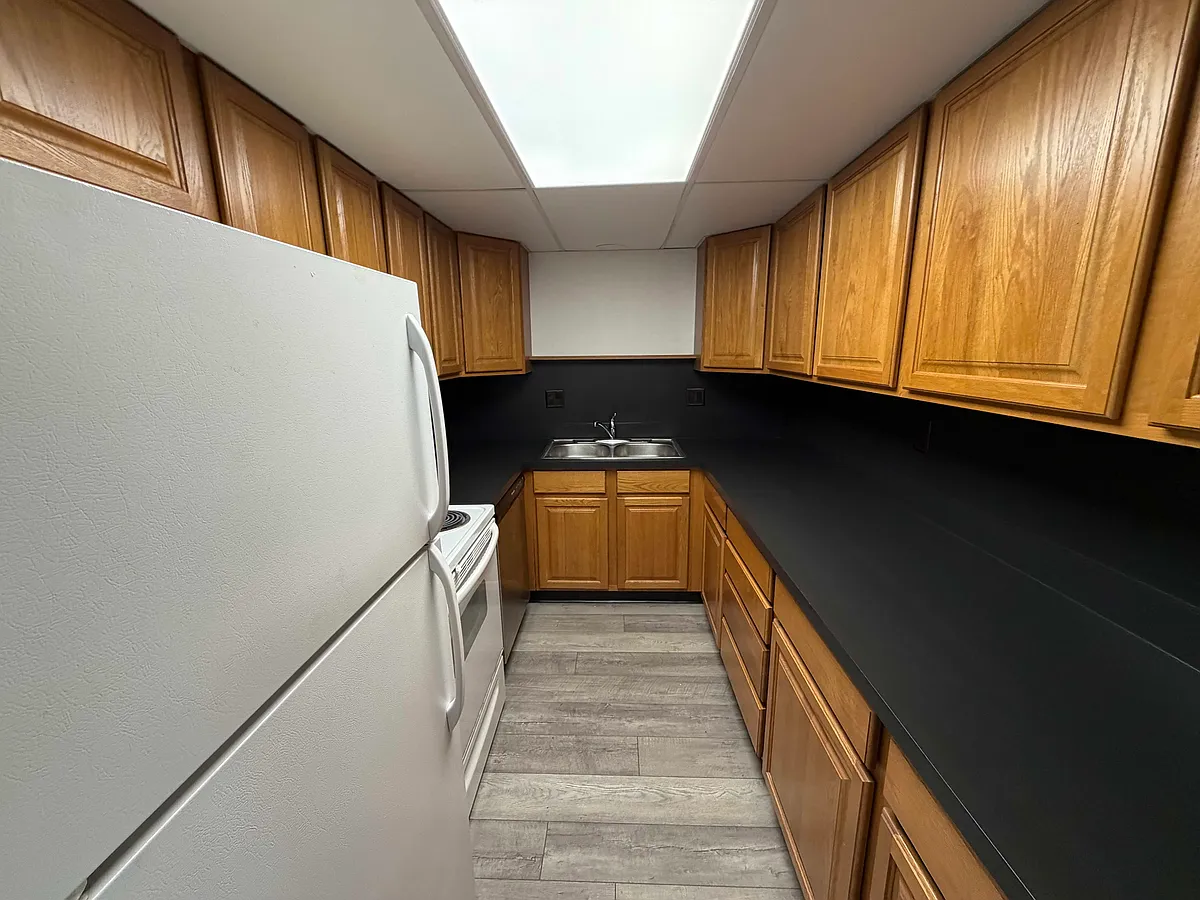 Building Photo - 705 Matlack Ave #304