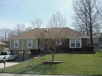 1st image of 1000 NW Woodlynne Dr