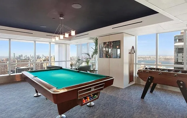 Sold by Triplemint | media 13