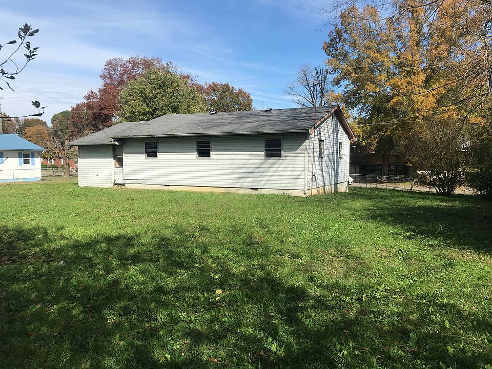 2nd image of 613 Dixon Ave