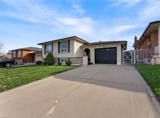 11 Marcella Cres, Hamilton, ON L8K 6E9