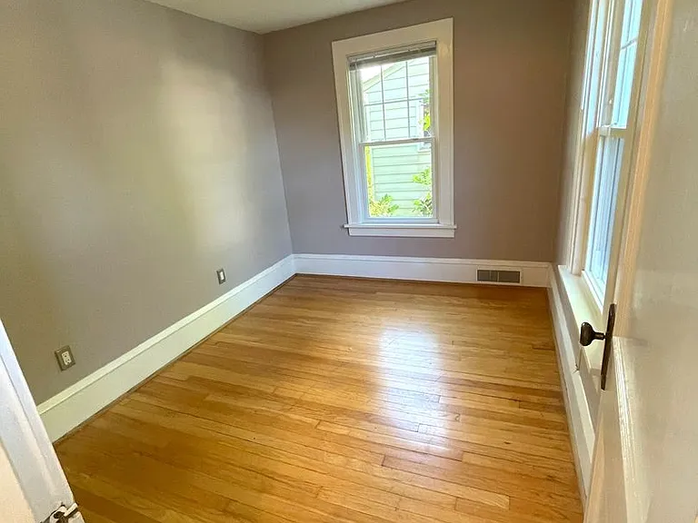 1404 E Park Pl — Photo 9