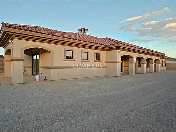 3rd image of 4575 Palisades Cyn