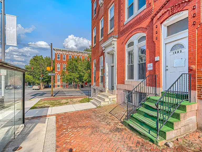 1803 W Baltimore St #1 — Photo 2