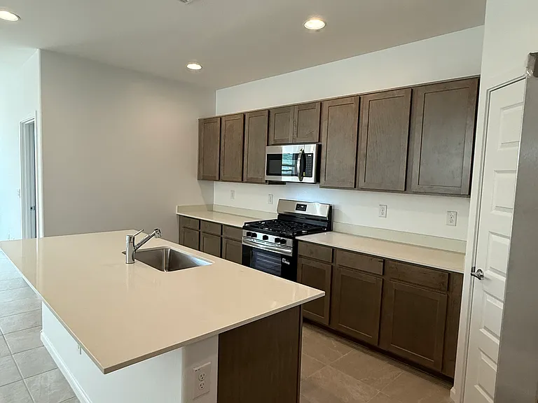 9833 W Monterey Way — Photo 10