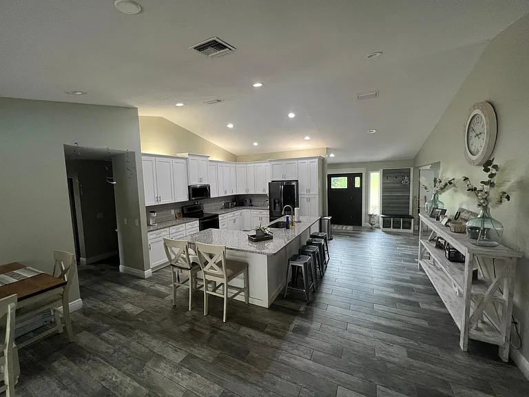 775 Howard St — Photo 13