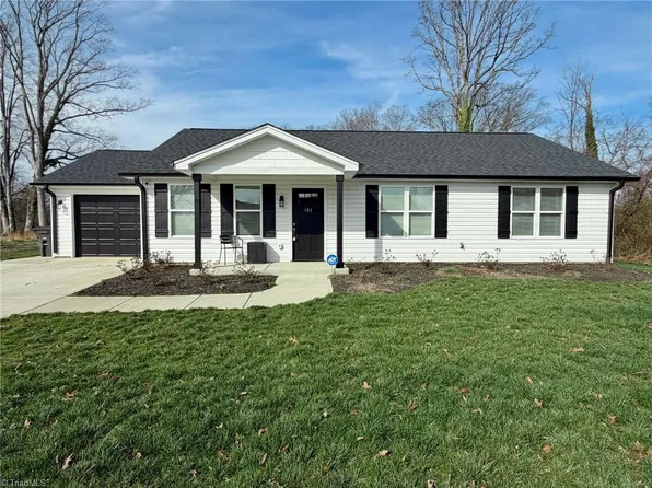 104 Dillon St, Winston Salem, NC 27107