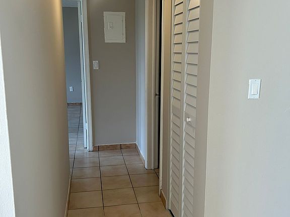 5th image of 9520 SW 8th St APT 210