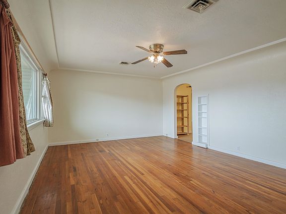 4th image of 277 E Parkview Dr