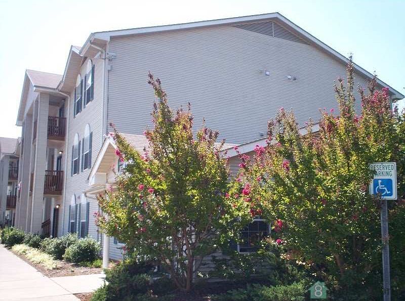 1st image of 650 N Wilcox Dr