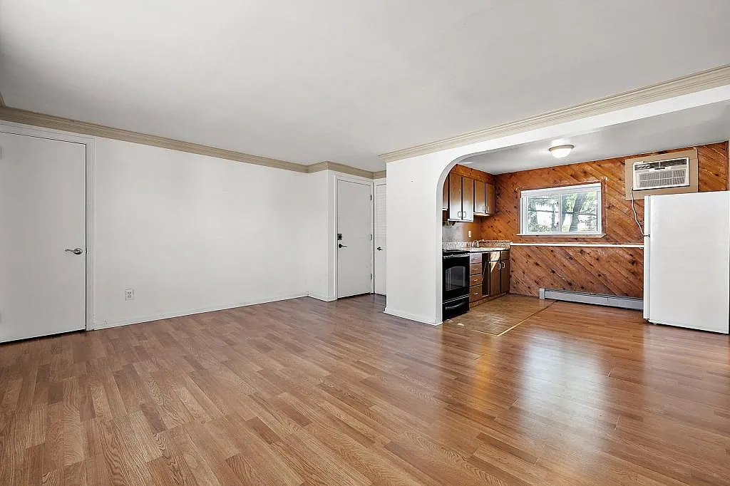 26324 Harper Ave, unit #4 — Photo 3