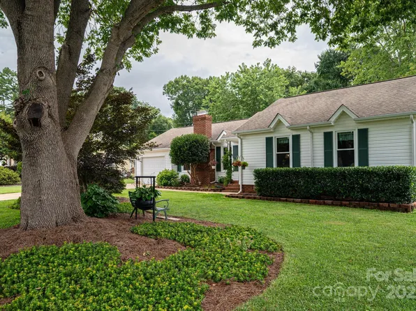 2618 Cherokee Ct, Gastonia, NC 28056