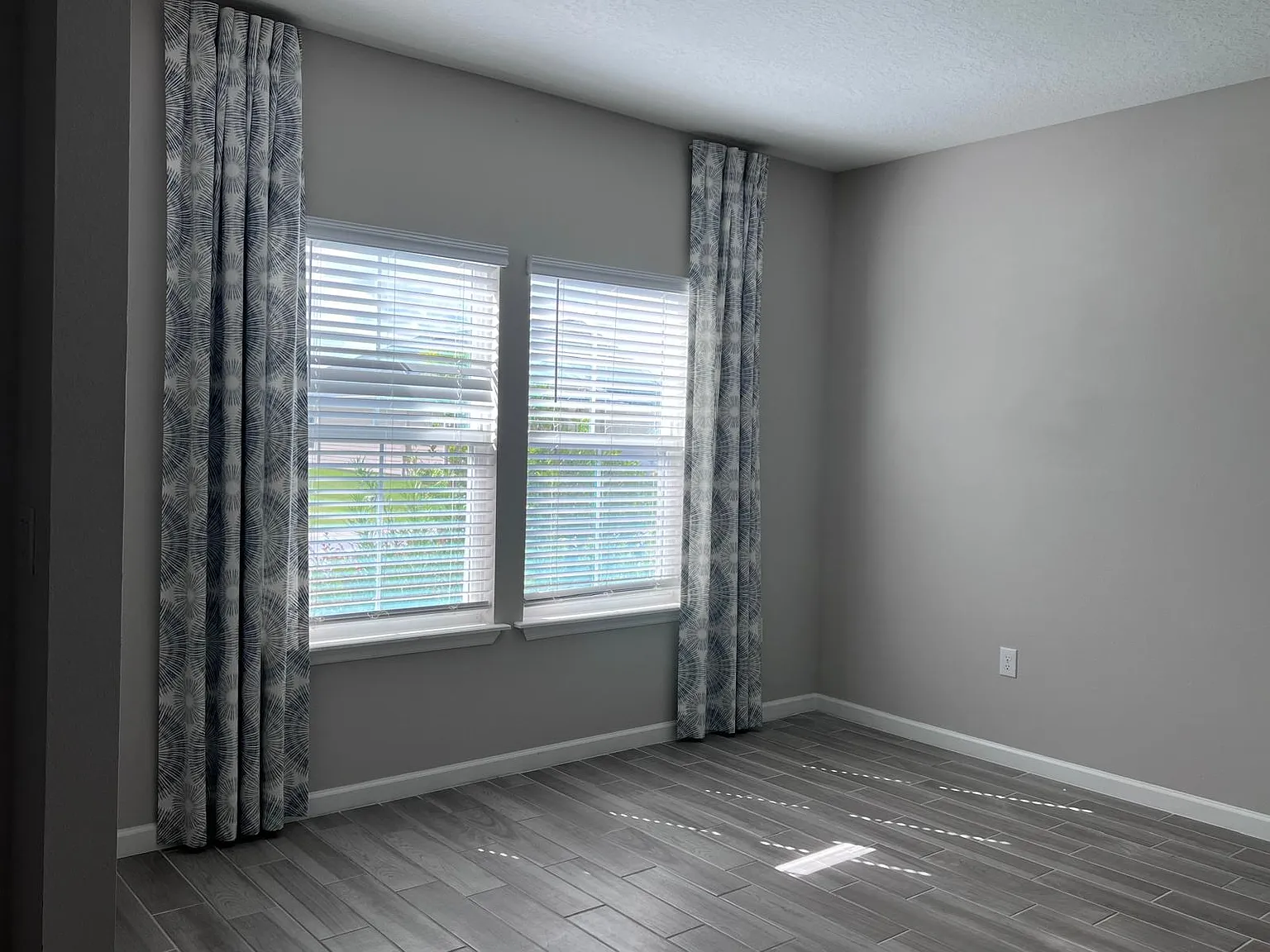 3 bed, 2141 sqft, $2,300 — Photo 2