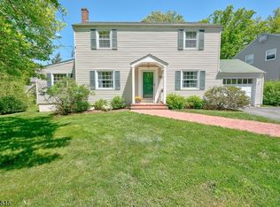 2 Mounthaven Rd, Livingston, NJ 07039