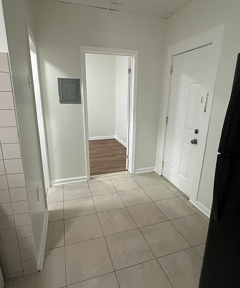 137 Center St #17 — Photo 6