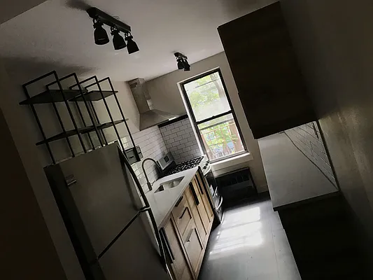 Rented by City Scapes Realty Inc. | media 18