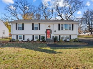 135 Harrington Ave, Warwick, RI 02888