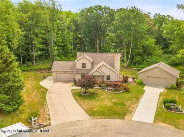 2151 Theresa Ave, Dewitt, MI 48820