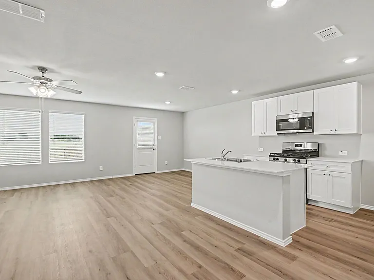 16616 Port Arthur Pl — Photo 5
