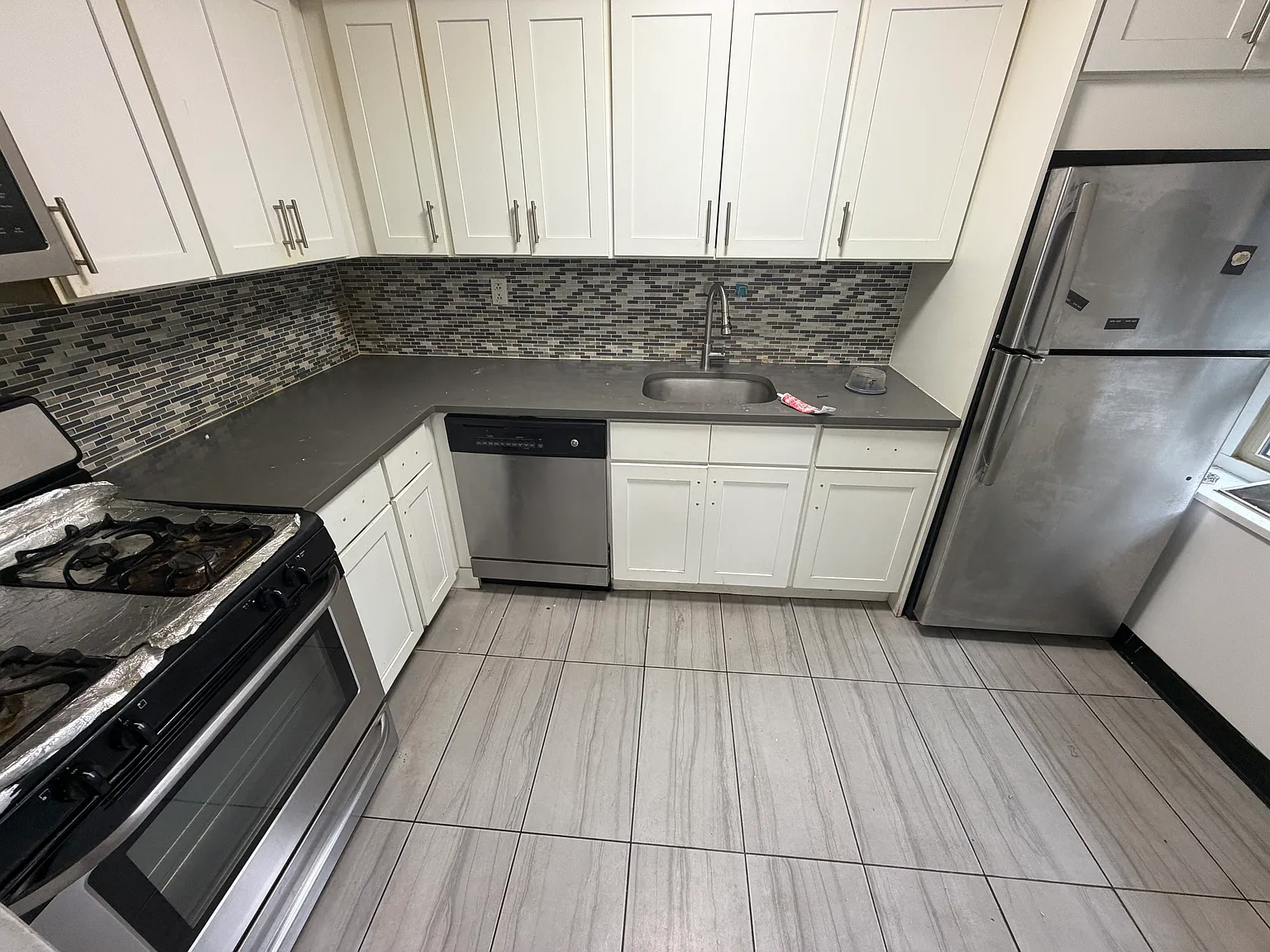 186th Ln, Fresh Meadows — Photo 3